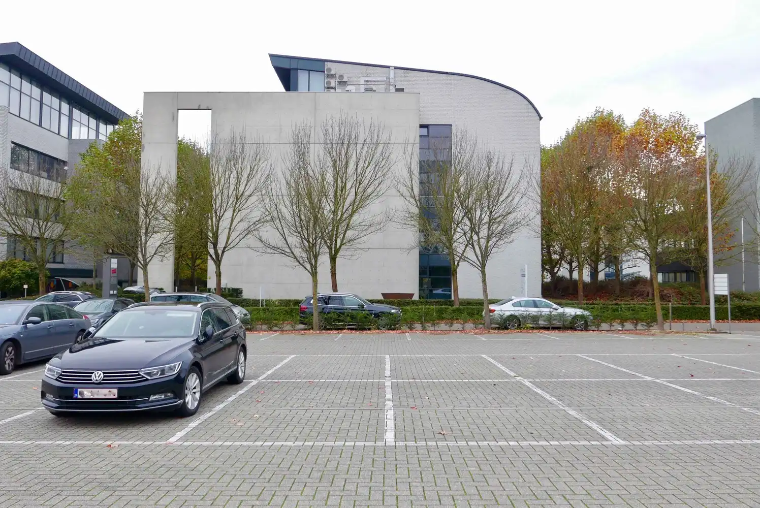 215m² kantoorruimte foto 16