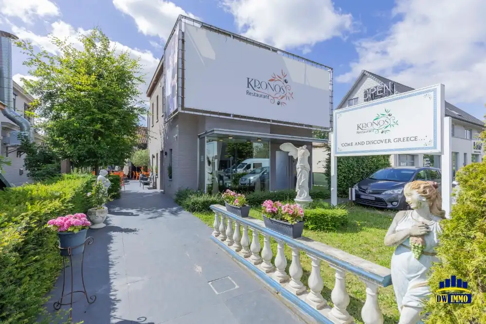 Restaurant met zonnig terras en open keuken over te nemen in Sint-Martens-Latem foto {{pictureIndex}}