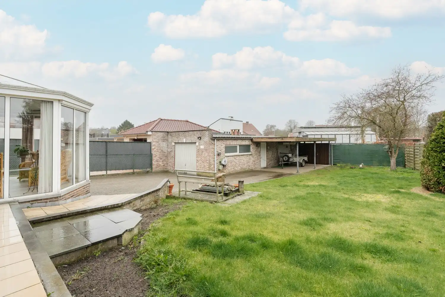 Mooie vrijstaande woning te koop vlakbij het centrum met 4 slaapkamers rustig gelegen op 10a10ca. foto 44