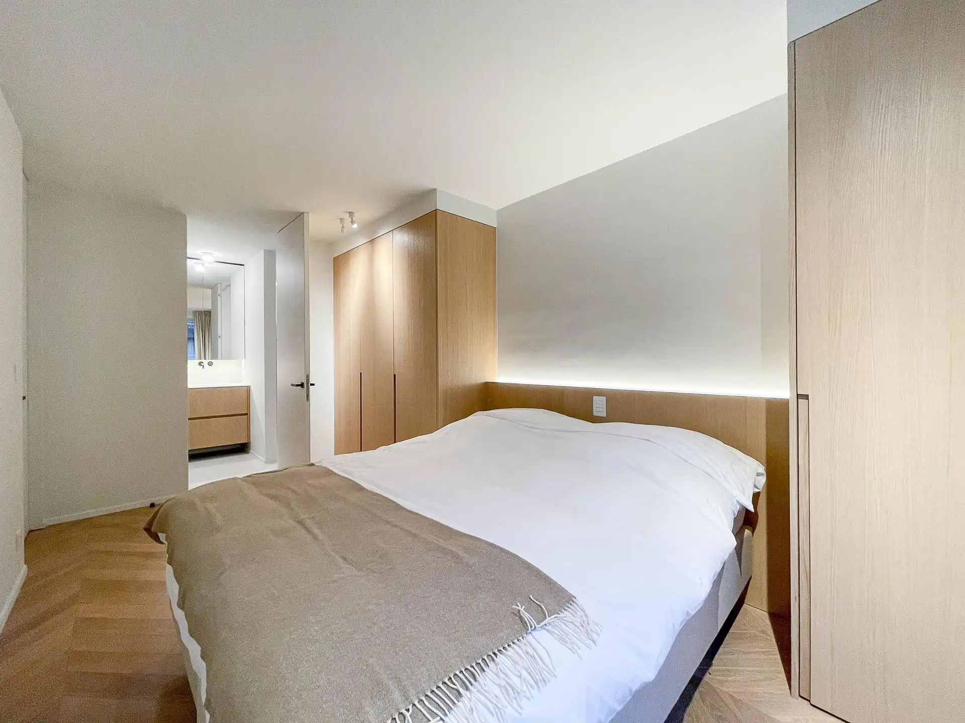 Stijlvol gerenoveerd appartement op een centrale ligging foto 12