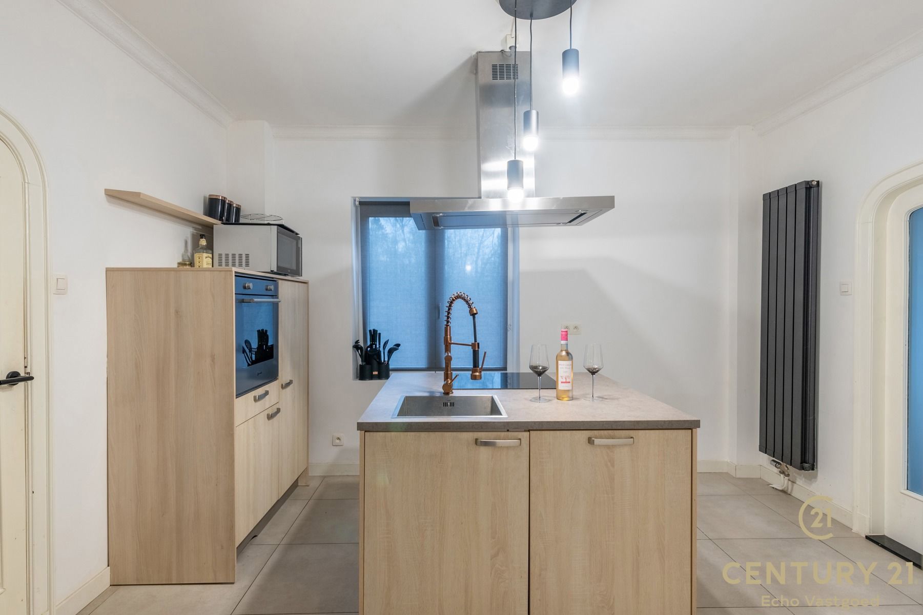 Charmante en gezellige gezinswoning met grote garage en tuin foto 9