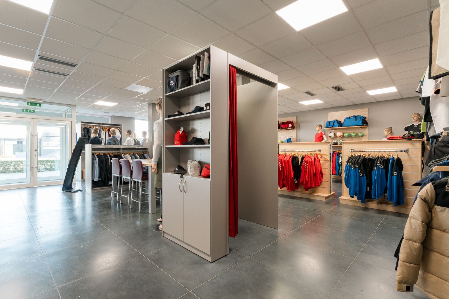 COMMERCIEEL GEBOUW foto 10