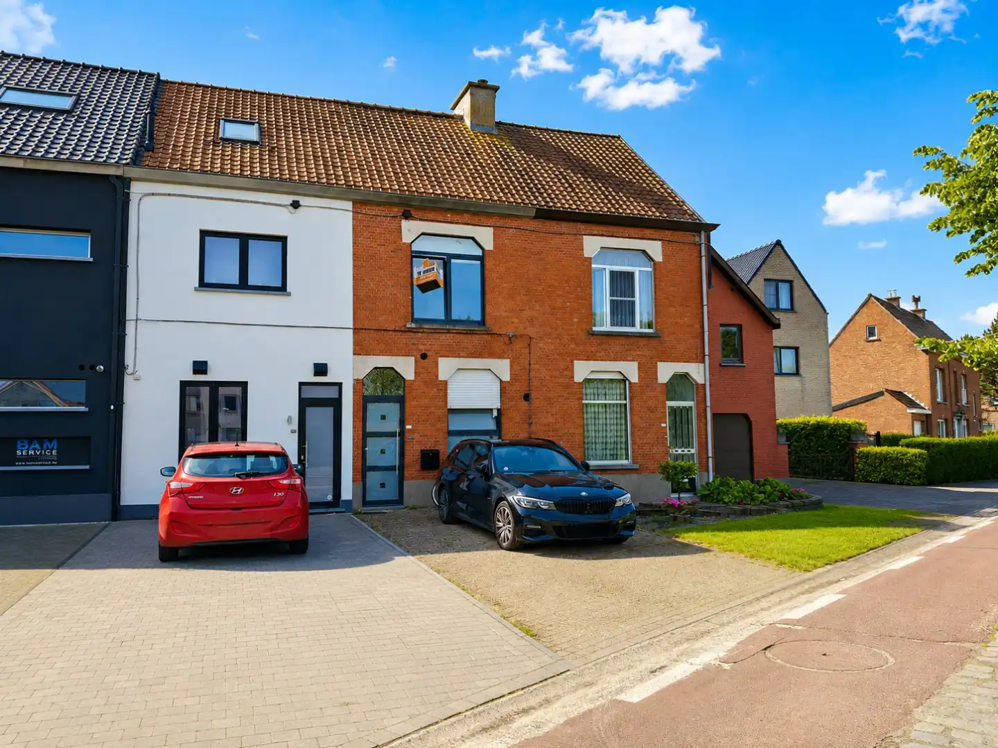 Rijwoning met tuin foto {{pictureIndex}}