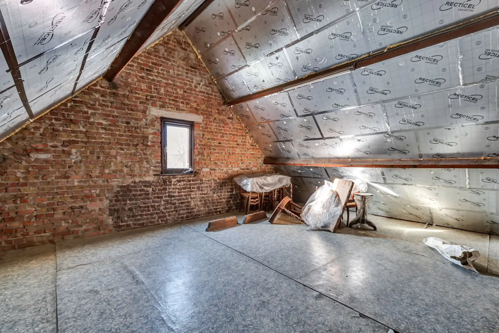 Te renoveren halfopen woning met garage en grote tuin foto 13