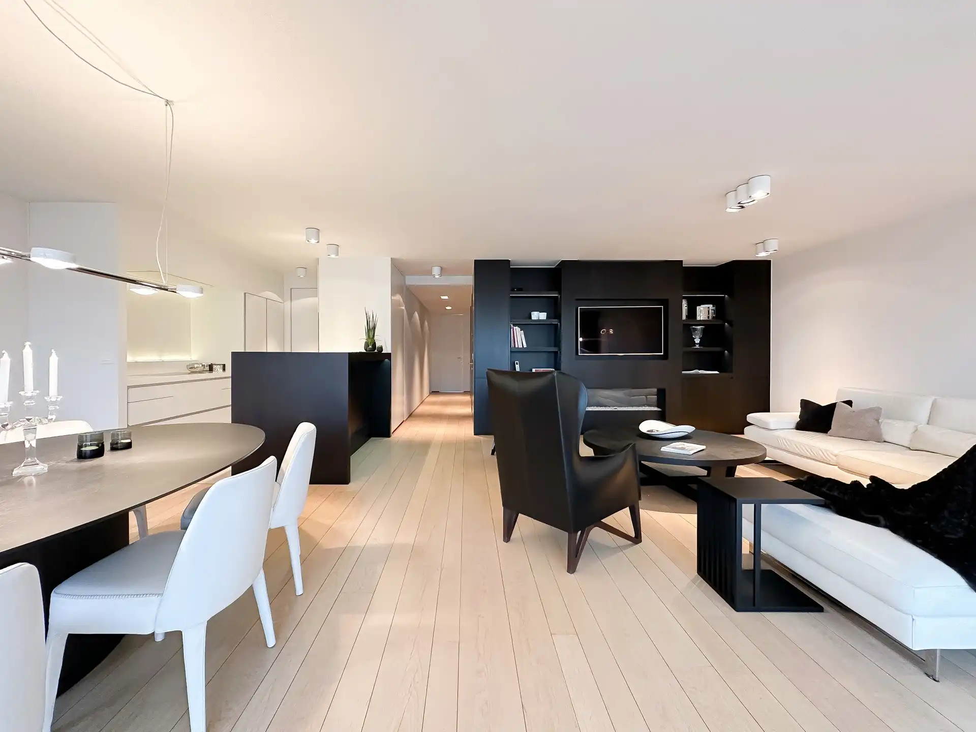 Uitzonderlijk appartement in de iconische residentie Carlton foto 7