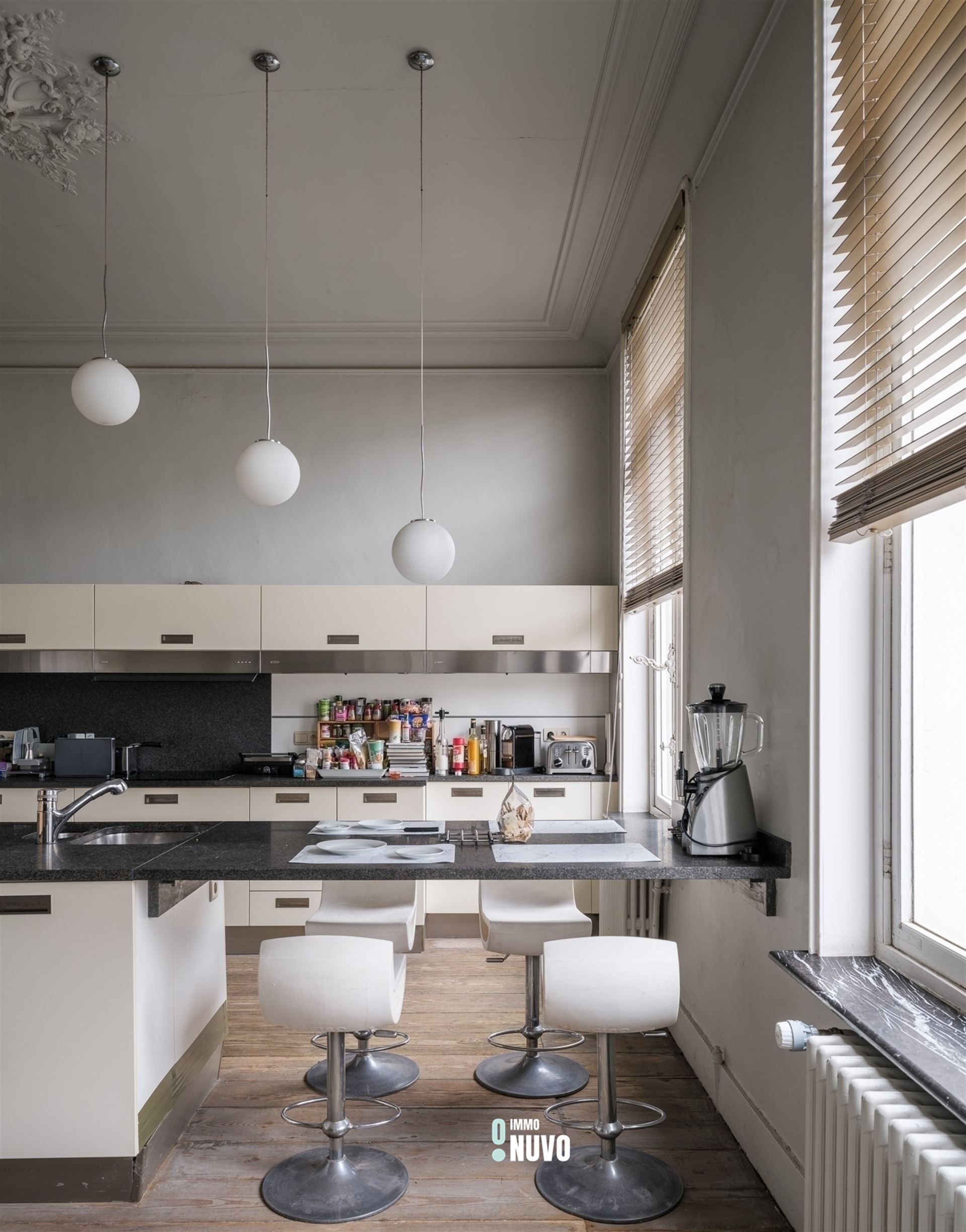 Exclusief herenhuis met handelspand op toplocatie te Aalst foto 13