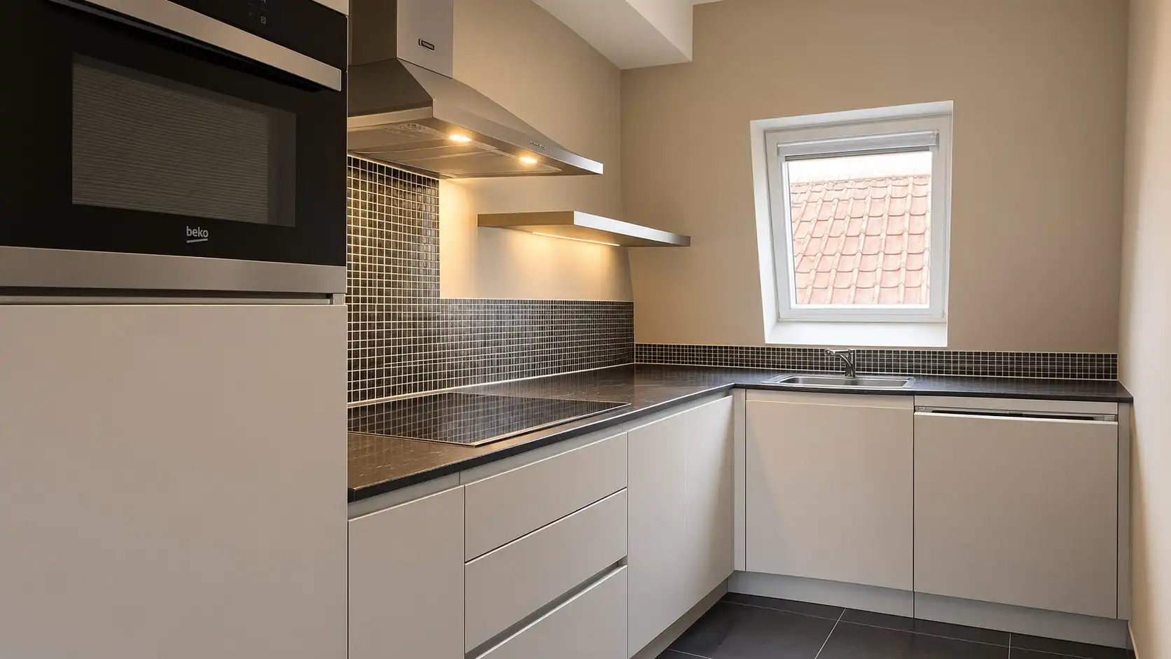 Instapklaar appartement met afzonderlijke garage en terras foto 4