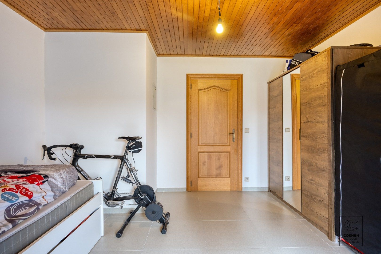 Charmant éénslaapkamerappartement in centrum Ranst! foto 9