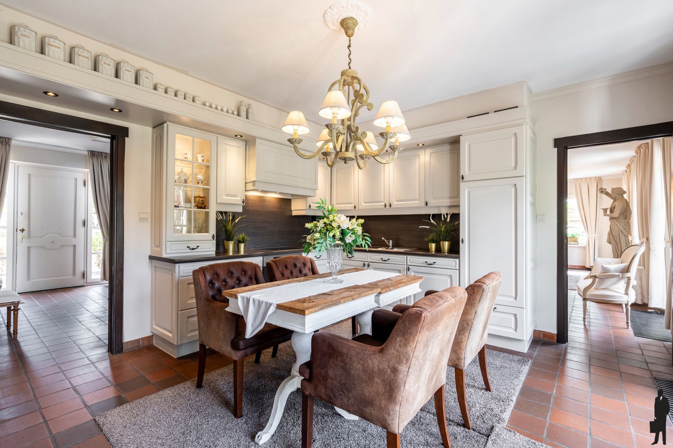 Riante villa met 3 tot 4 slpks. en westtuin op 1.353m² foto 6
