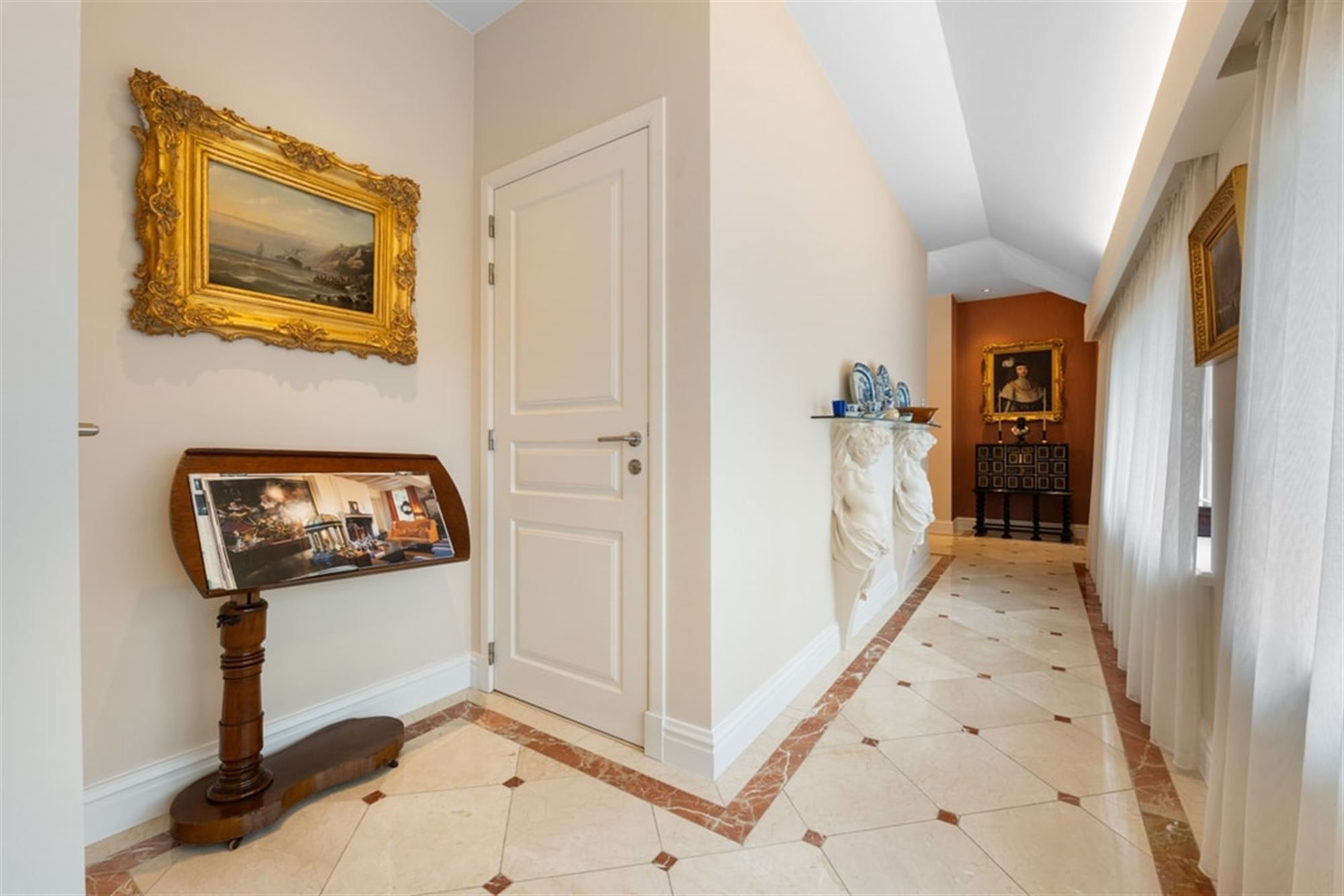 LUXUEUS APPARTEMENT VAN 365M² MET AFWERKING VAN HOOGSTE KWALITEIT IN TONGEREN foto 34