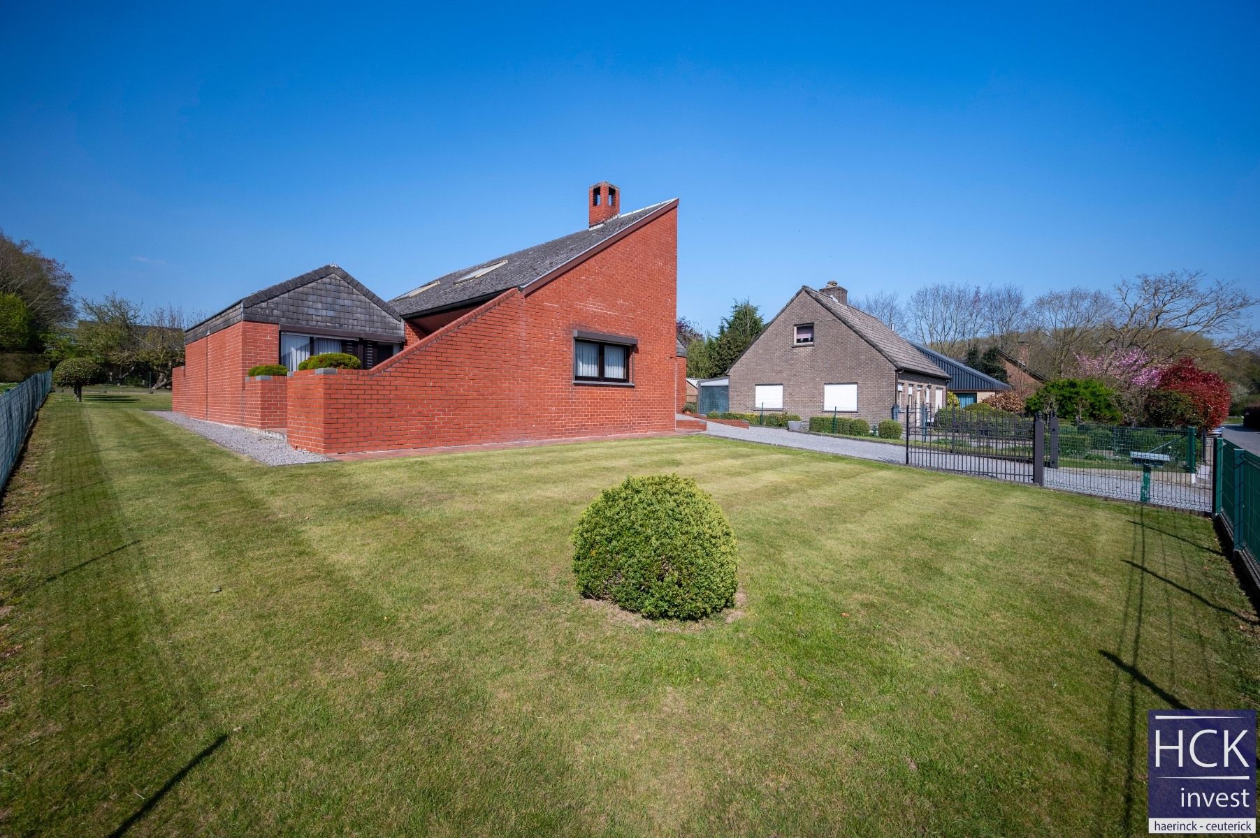 WANNEGEM-LEDE - Te renoveren/herbouwen woning in hartje van het pittoreske Wannegem!! foto 3