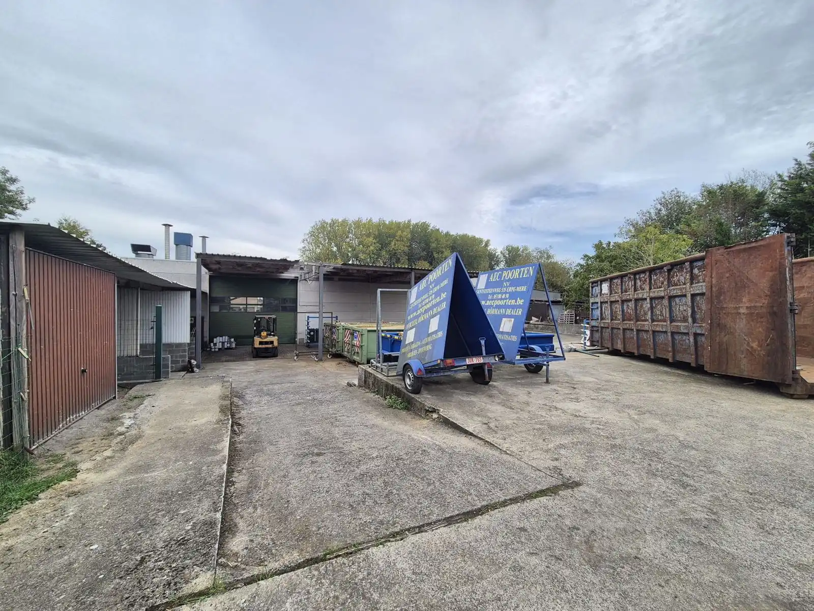 Opslag/werkplaats van 1000 m² met bijkomende kantoorruimte foto 12