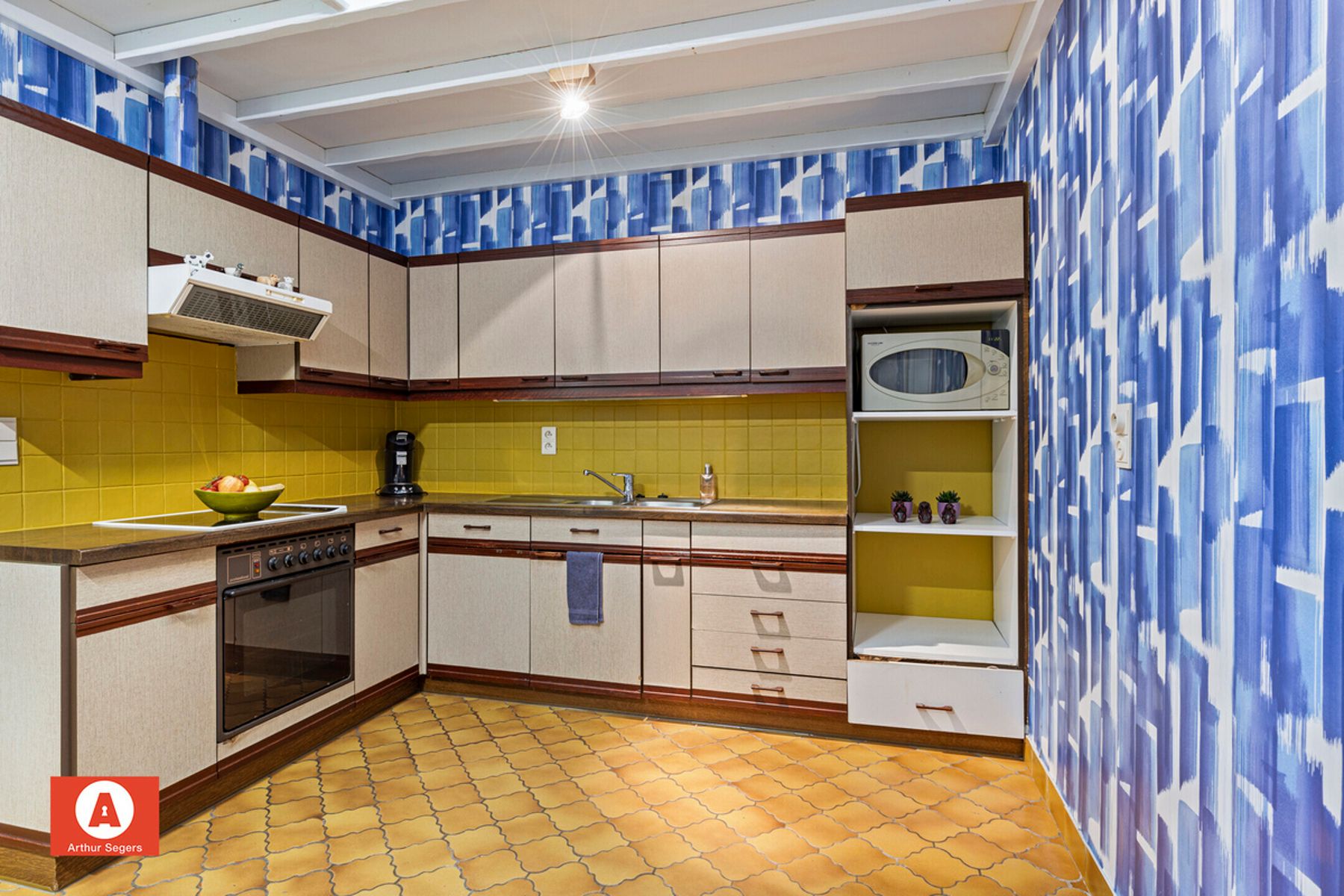 Gesloten bebouwing met 2 slaapkamers, garage én staanplaats foto 10