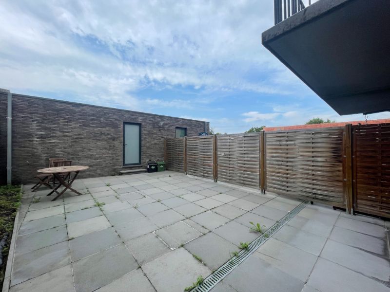 Instapklare woning met terras en garage in hartje Aspelare foto 17