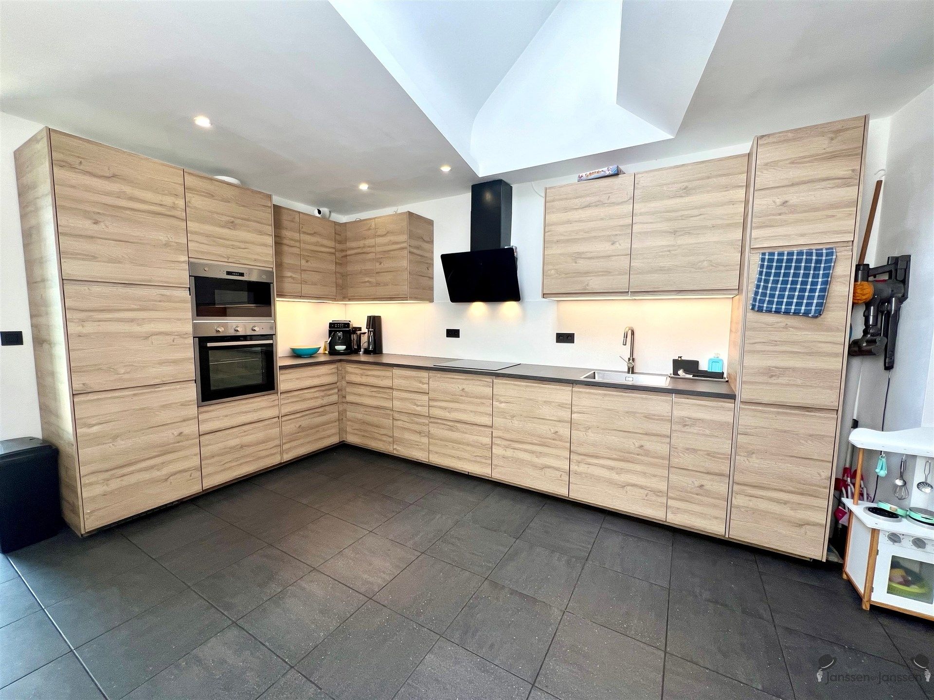 Gezellige woning met 4 slpk en tuin foto 5