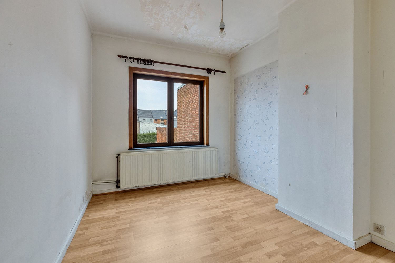 ZEER CHARMANTE WONING MET 4 SLAAPKAMERS, TUIN EN GARAGE TE DIEST! foto 22