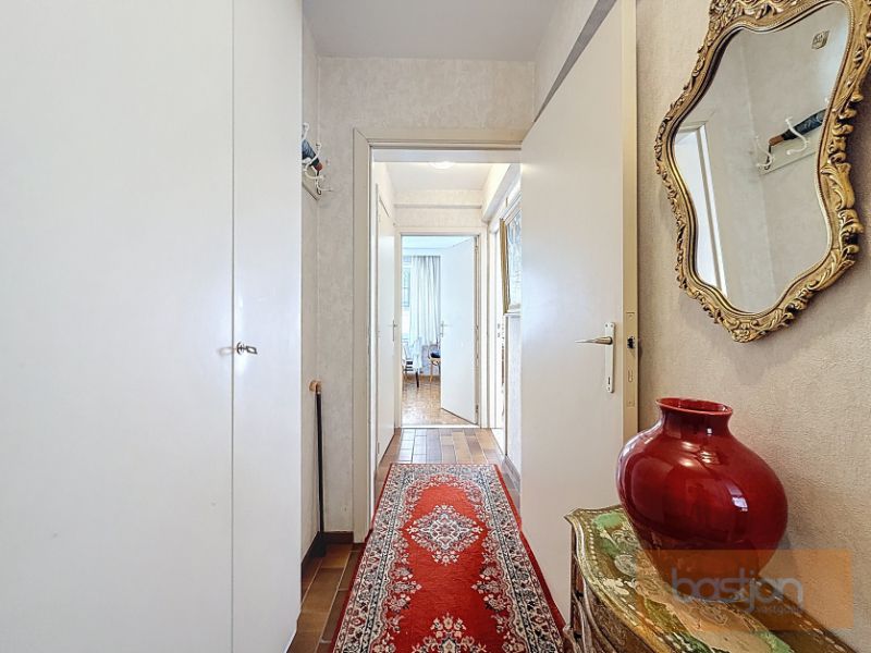 Appartement met autostaanplaats en 2 slaapkamers foto 5