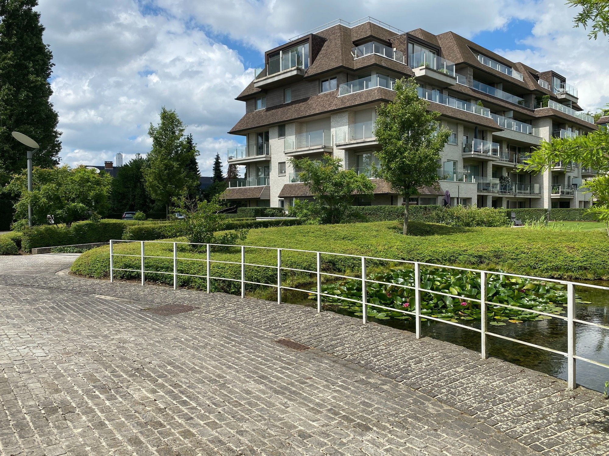 Heel mooi lichtrijk appartement in park van groen en water | Domein Steelander foto 4