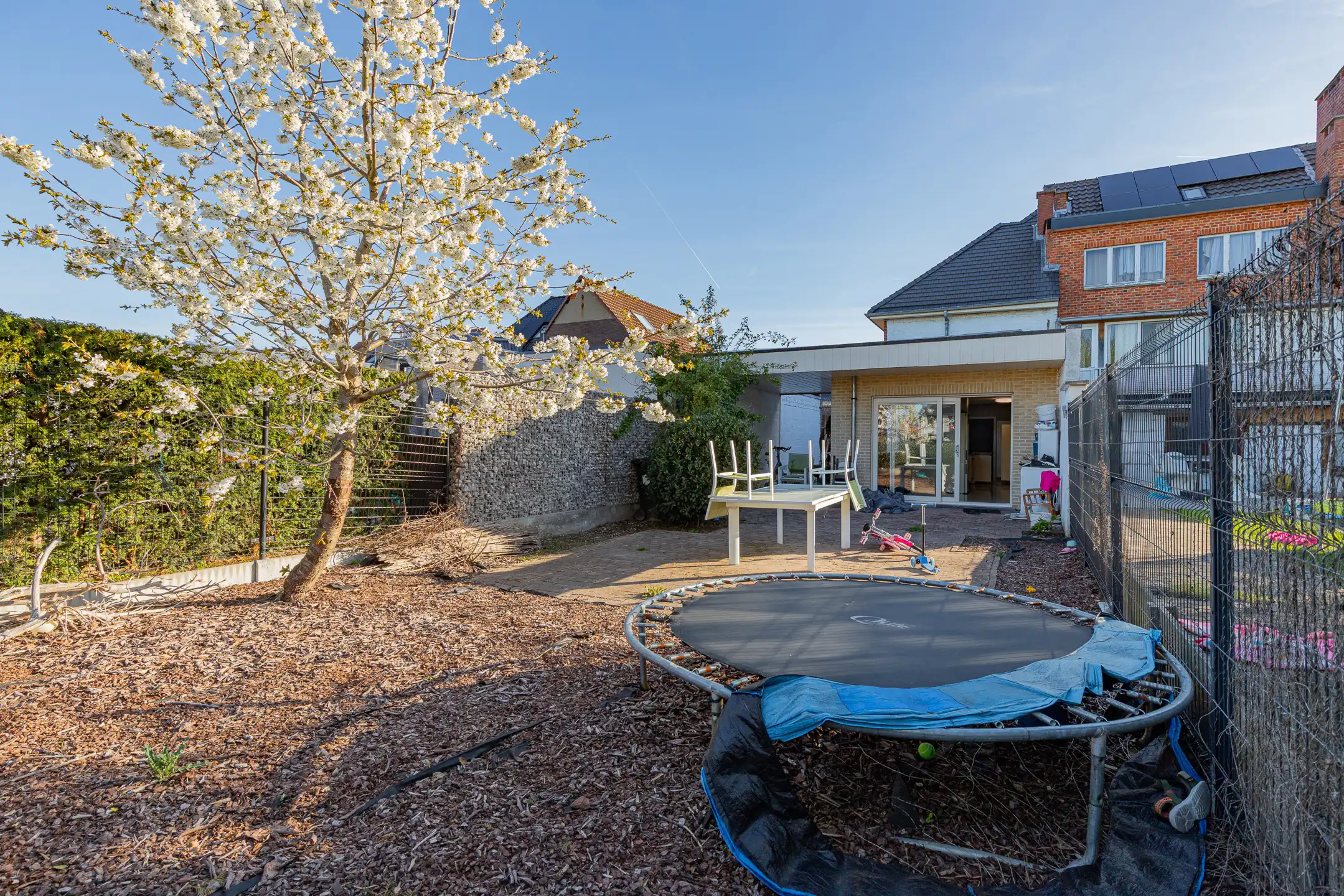 DENDERLEEUW - Ruime woning met 4 slpks, bureau en koer foto 18