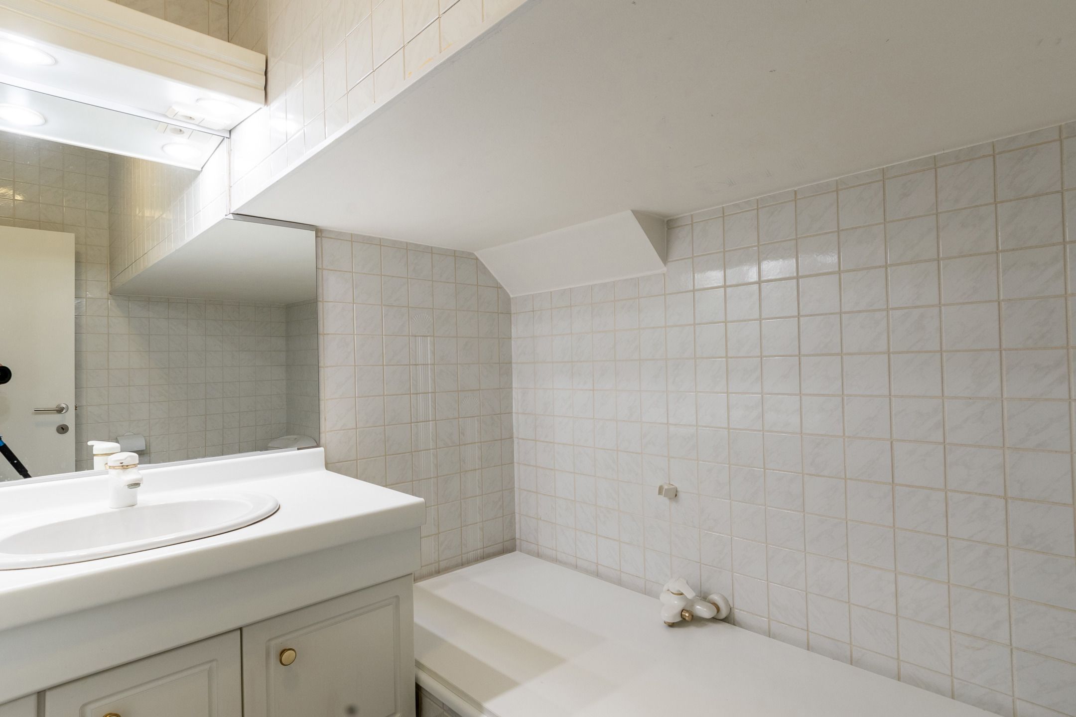 Burgerhuis in neorococostijl - handelshuis & 4 appartementen foto 9