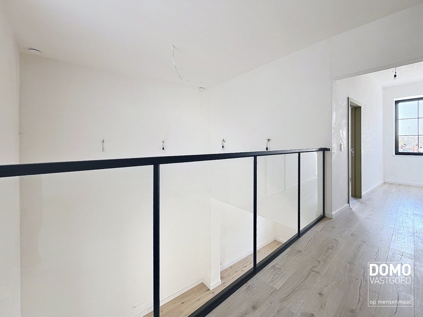 PRACHTIG GERENOVEERDE, LICHTRIJKE WONING MET 3 SLAAPKAMERS, 2 BADKAMERS, EEN ZONNIGE TUIN EN 2 PARKEERPLAATSEN TE GINGELOM (MIELEN-BOVEN-AALST)   foto 21