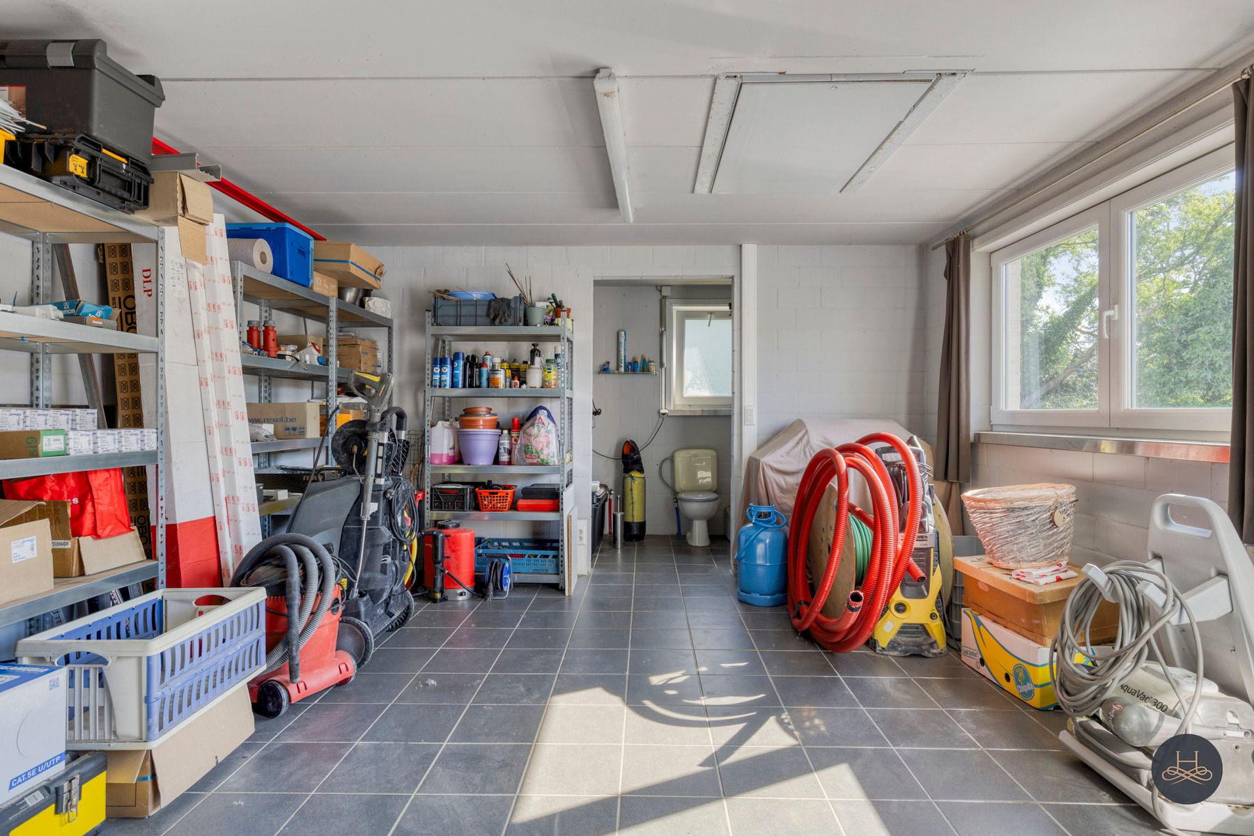 Ruime en recente woning met zwembad foto 27