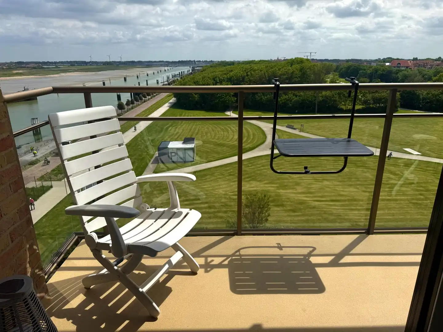Appartement met adembenemend zicht op de Havengeul, het natuurreservaat en het Maritiem Park foto {{pictureIndex}}
