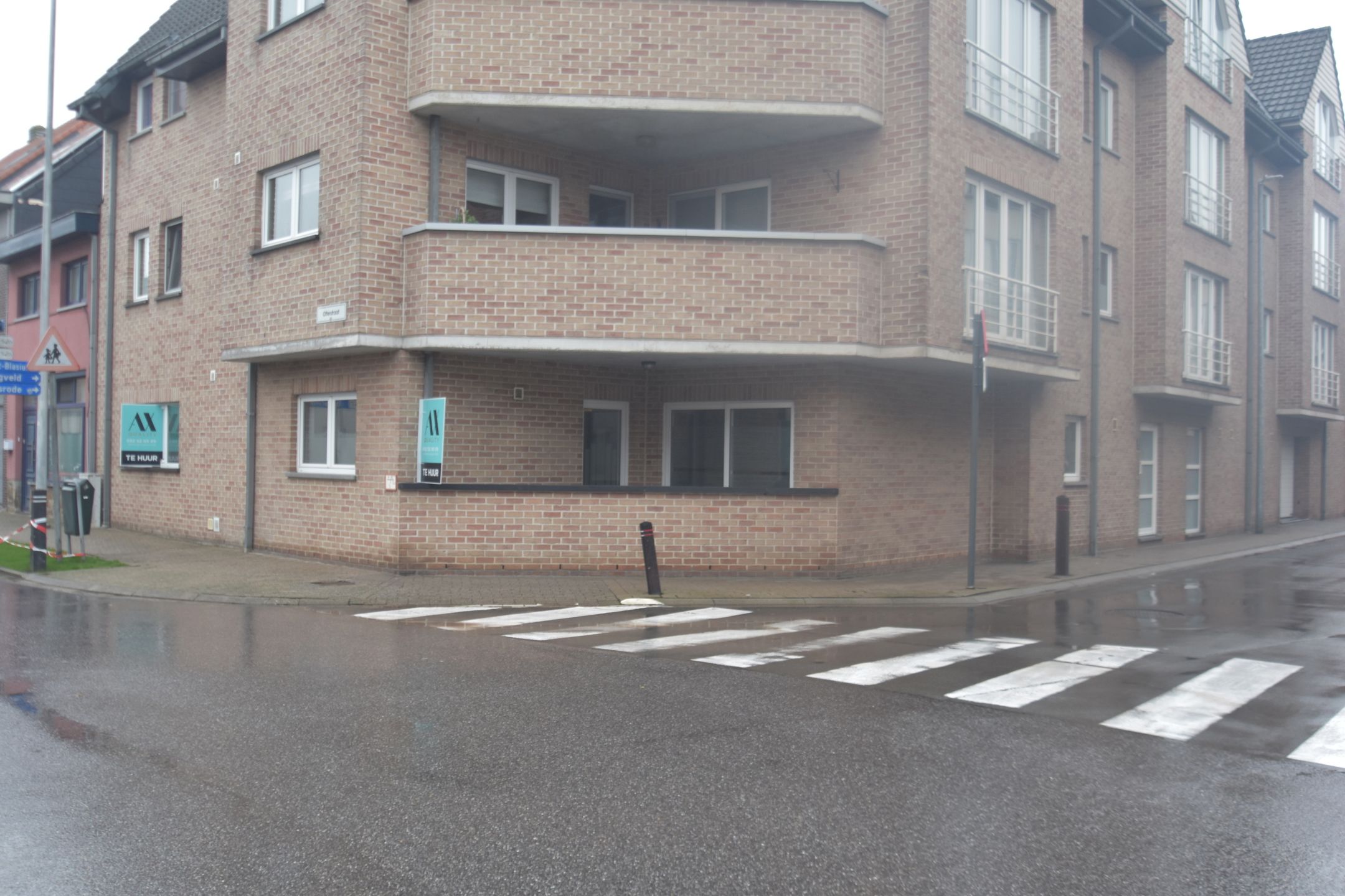 Nabij het station van D'monde gel., gelijkvl. 3 slpk-app. met 2 badk. en gar.  foto 33