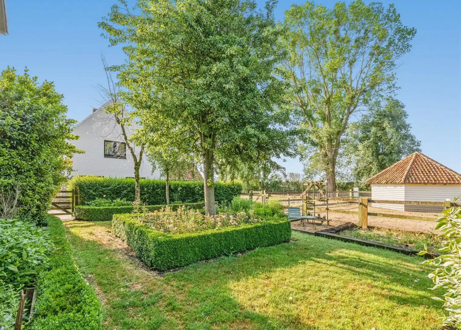 Restaurant met privéwoning en 2 B&B-kamers op 4.370 m² foto 33