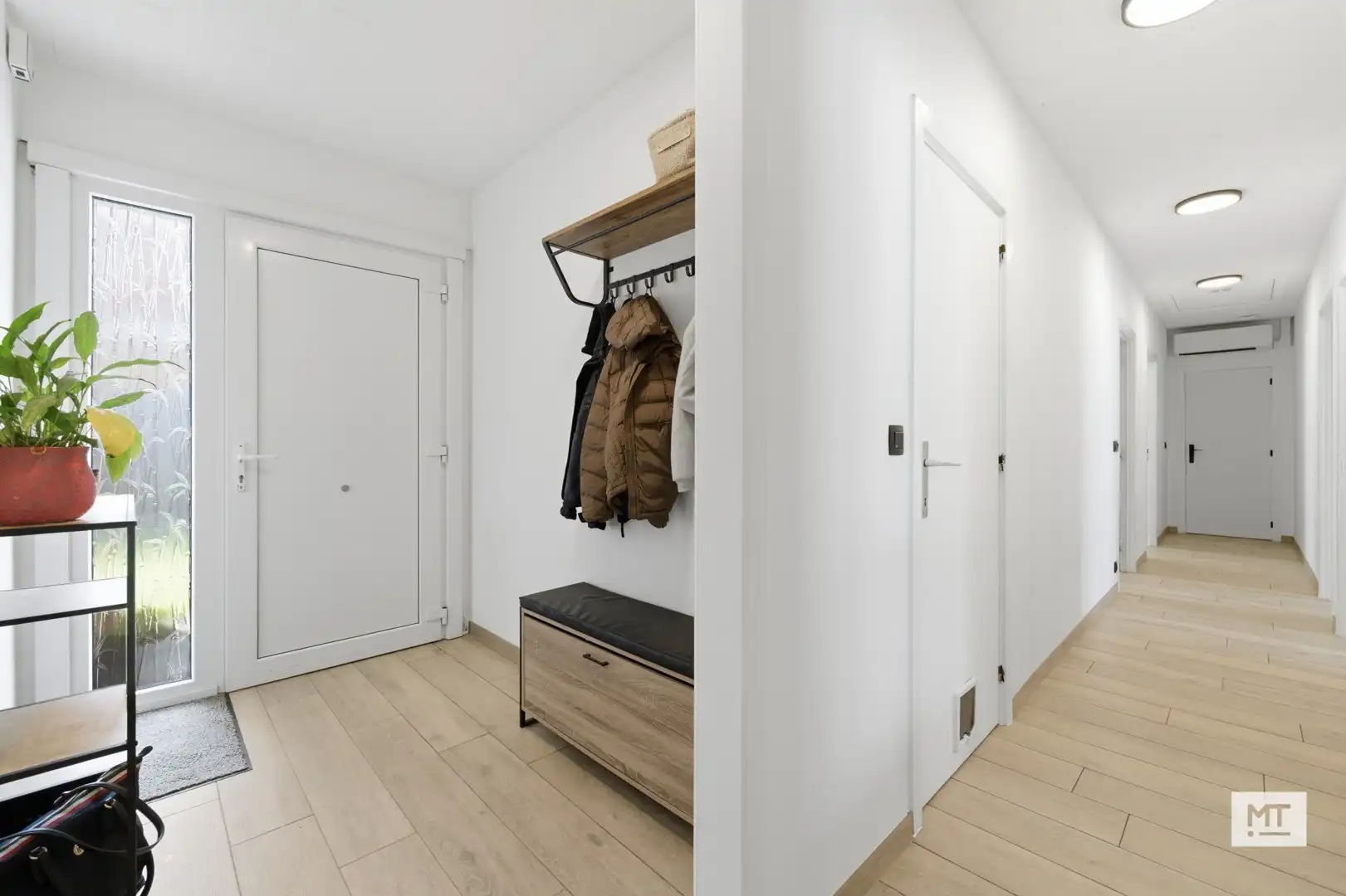 Gerenoveerde alleenstaande woning te koop op de Madonna foto 7
