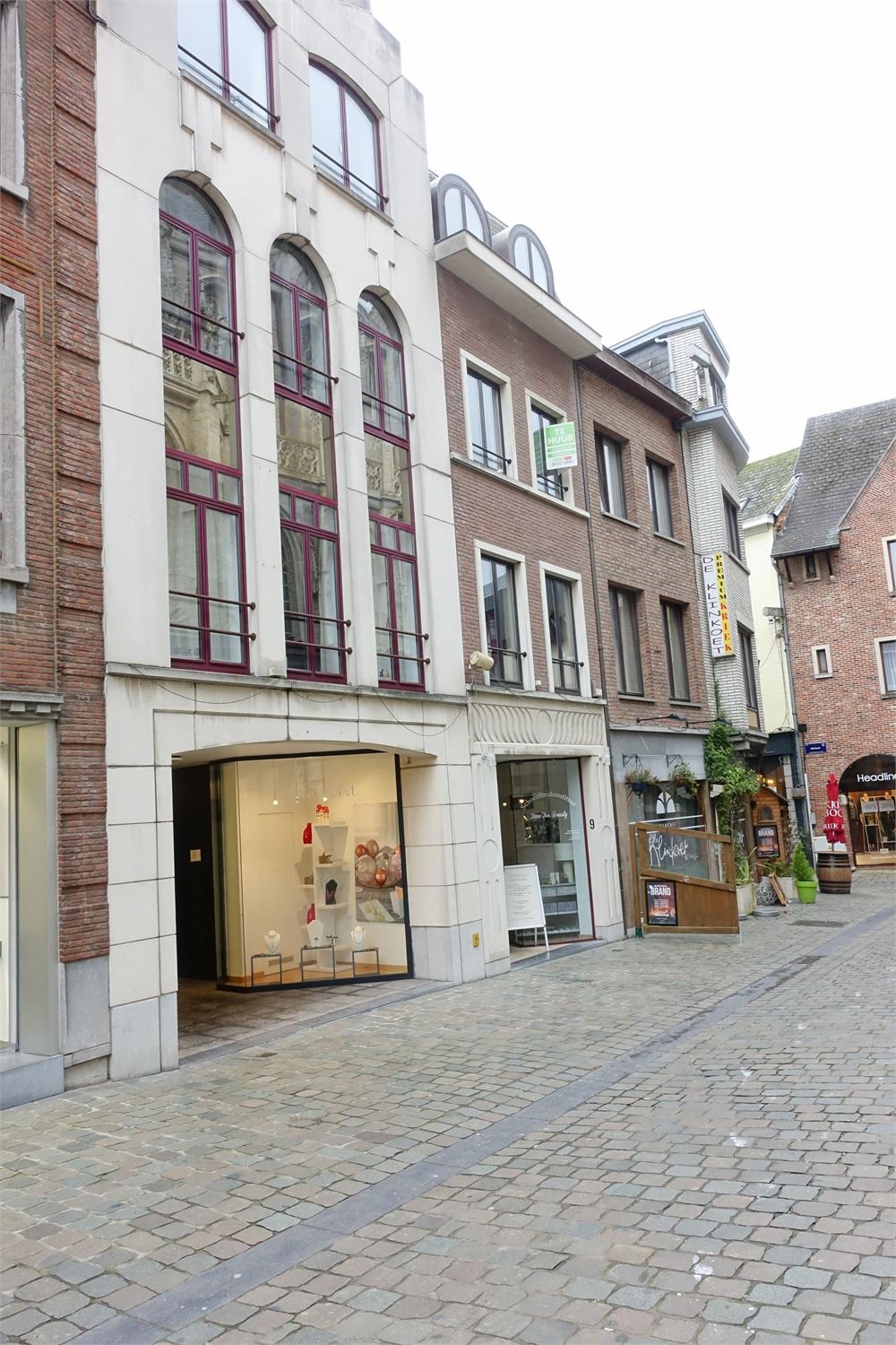 Appartement in centrum Halle met terras en lift. foto {{pictureIndex}}