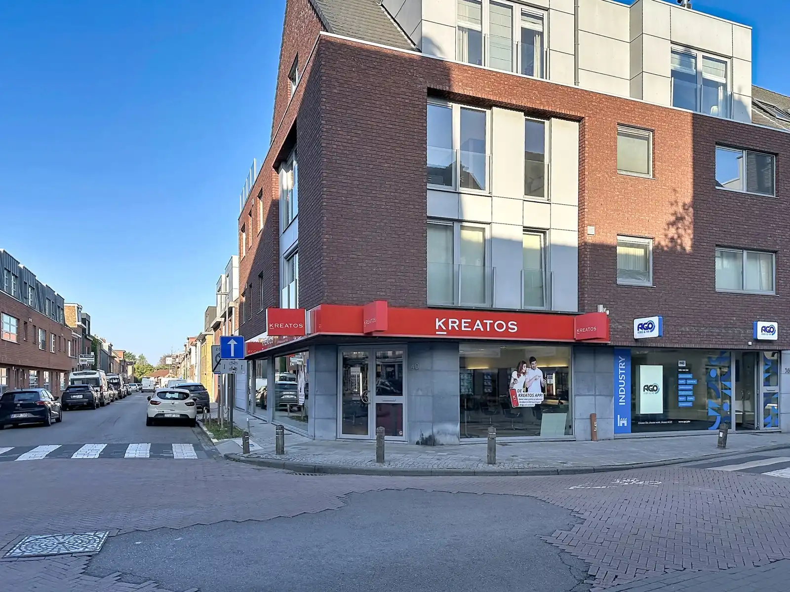 Commercieel hoekpand met AAA-huurder in hartje Aartselaar (mooi rendement) foto 7