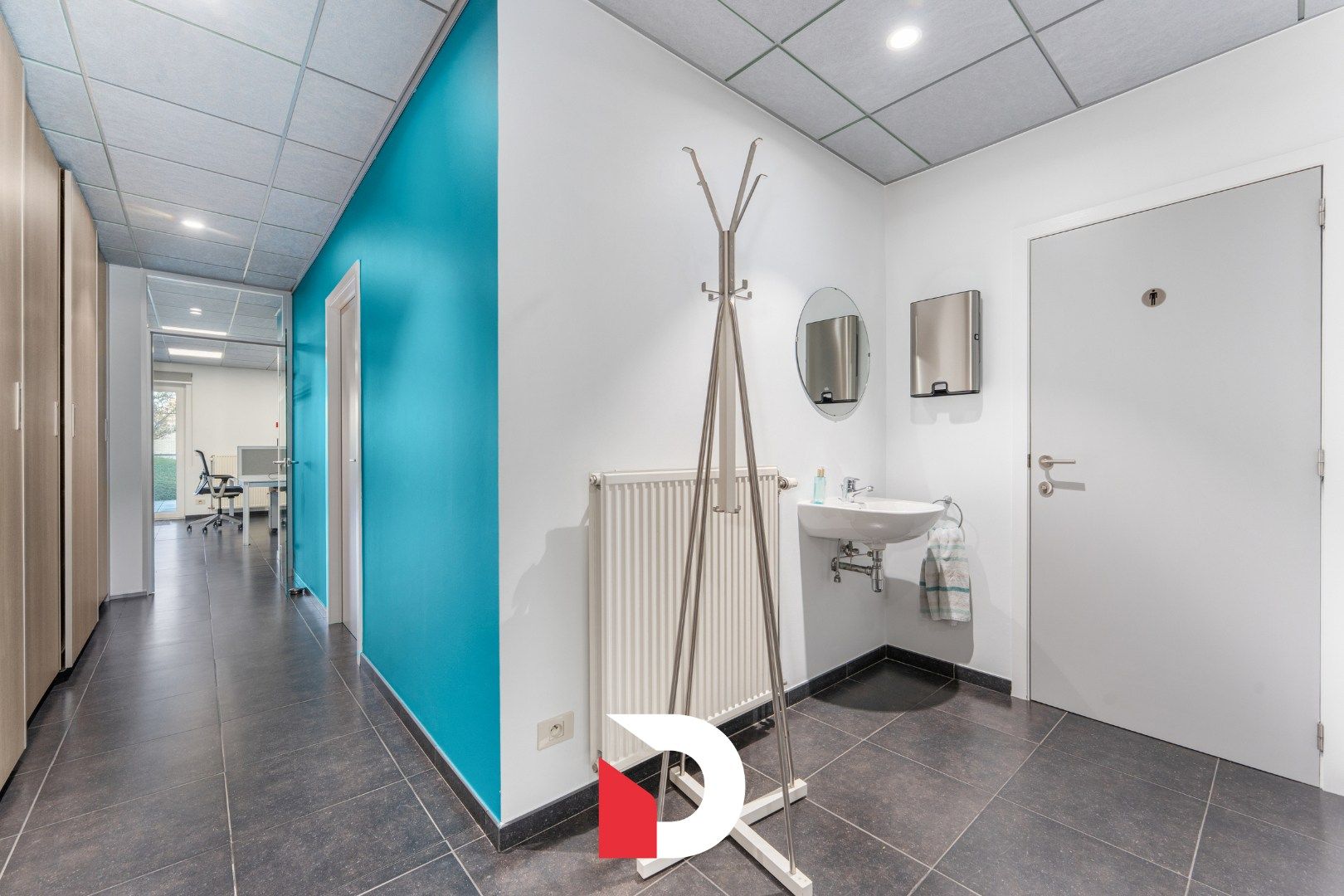 Instapklare en duurzame kantoorruimte van 310 m² te Kristus-Koning foto 21