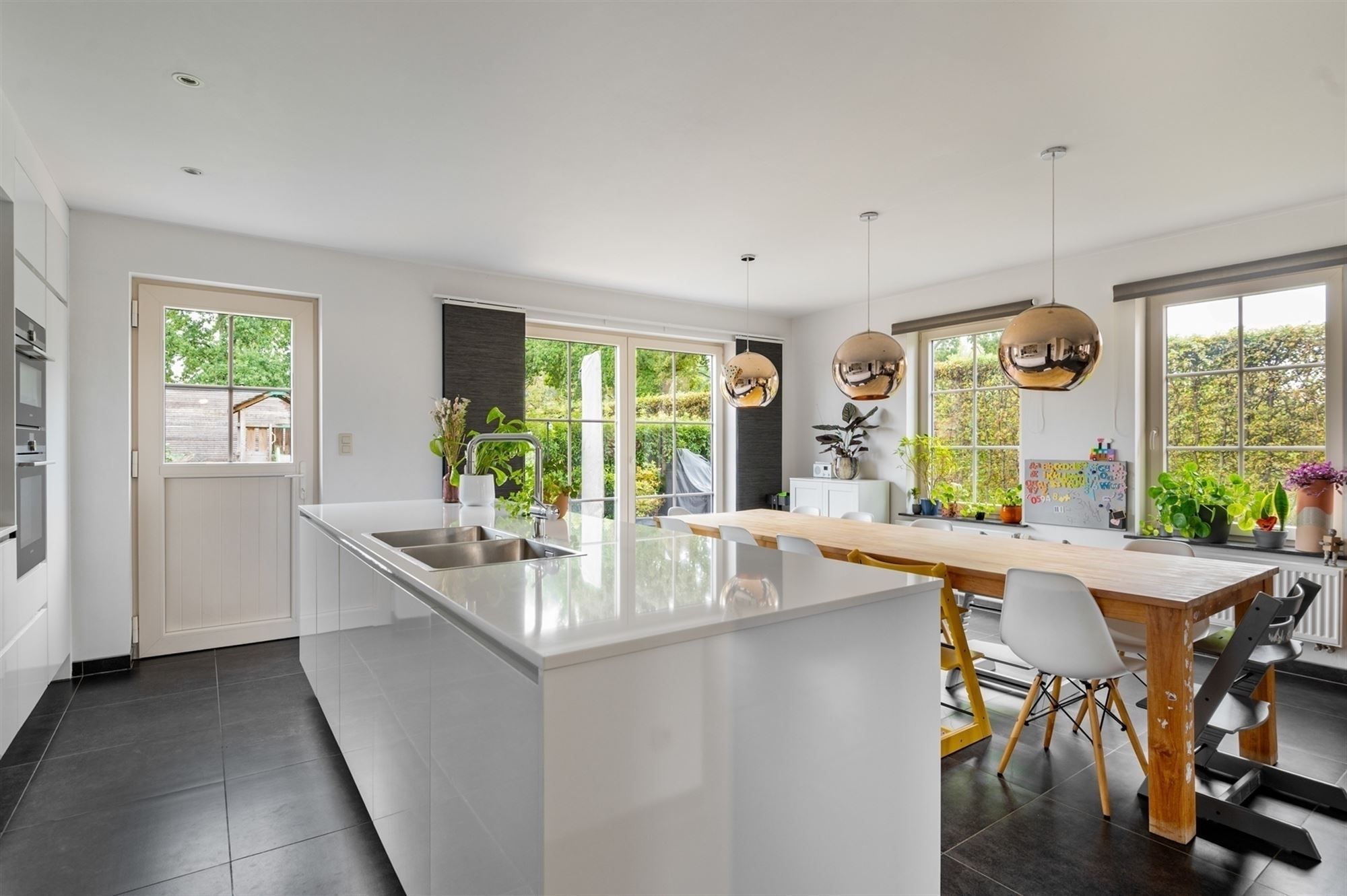 Verrassend ruime, instapklare gezinswoning te Ramsel foto 5