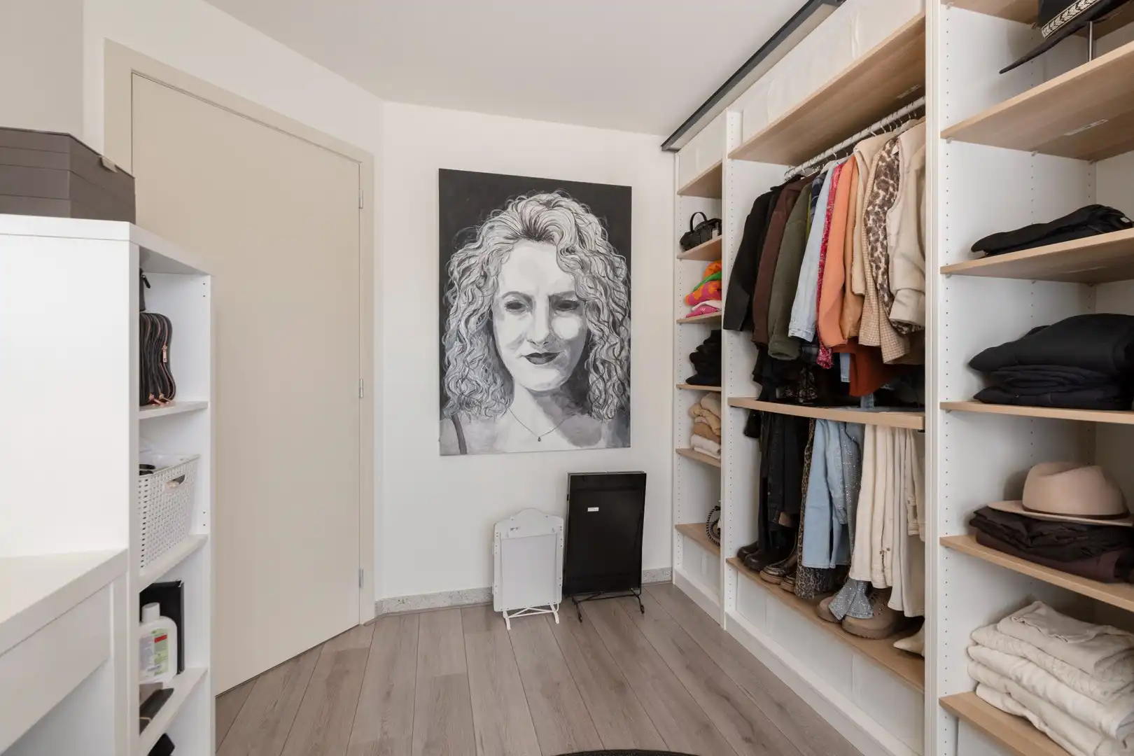 Karaktervol en instapklaar appartement met 2 slaapkamers, terras én garage in het centrum van Zutendaal. foto 24