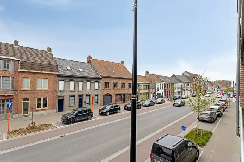 Ruim 2 slaapkamer appartement TE HUUR in residentie Den Hert in hartje Oostrozebeke! foto 18