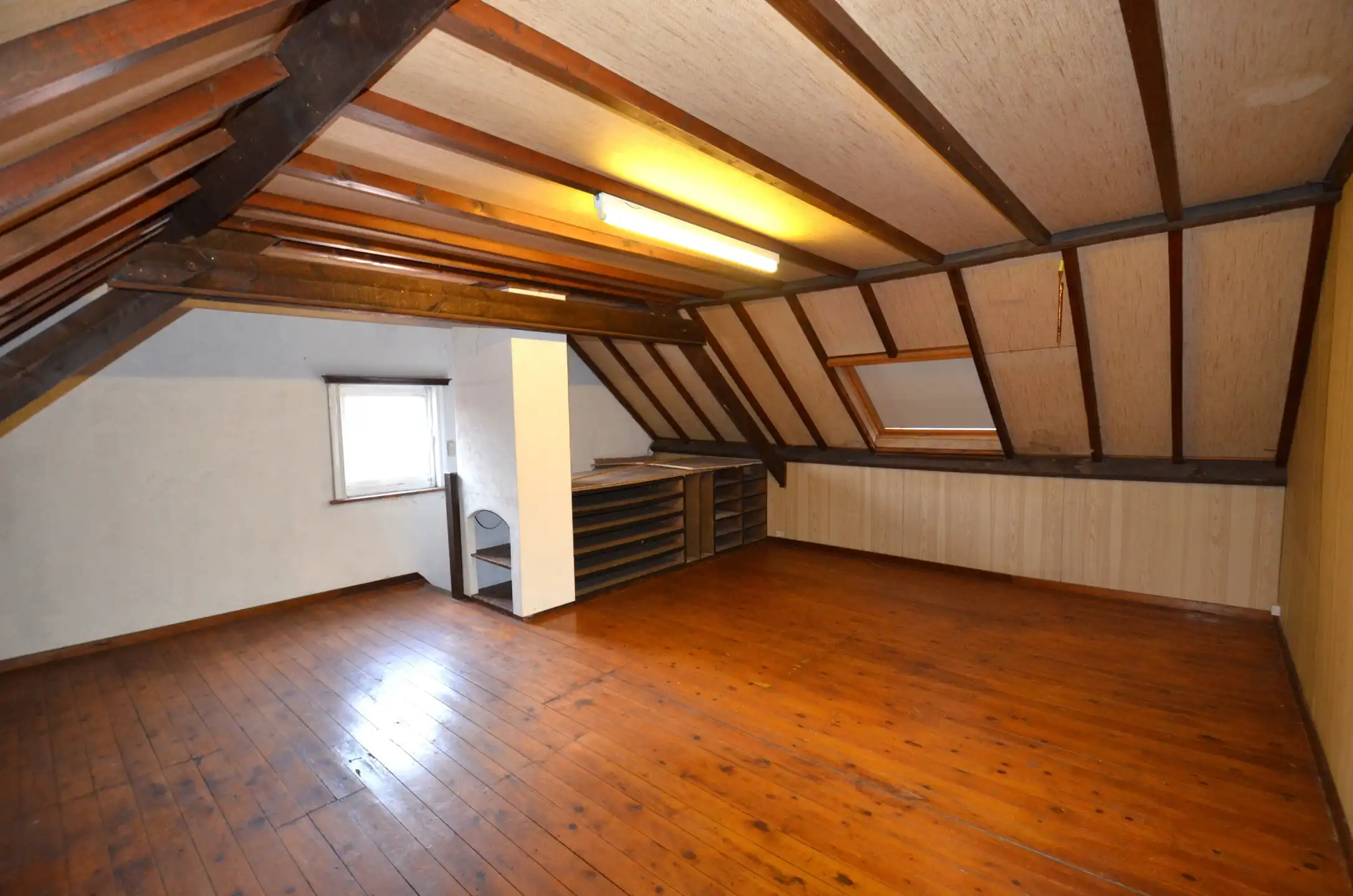 Te renoveren halfopen bebouwing met tuin en ruime garage foto 17