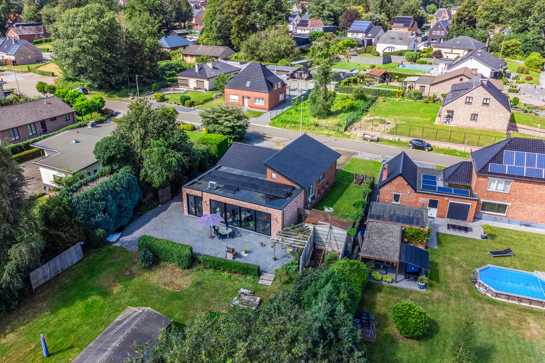 ZEER RUIME GERONOVEERDE WONING MET ZONNEPANELEN OP 2700m² foto 4