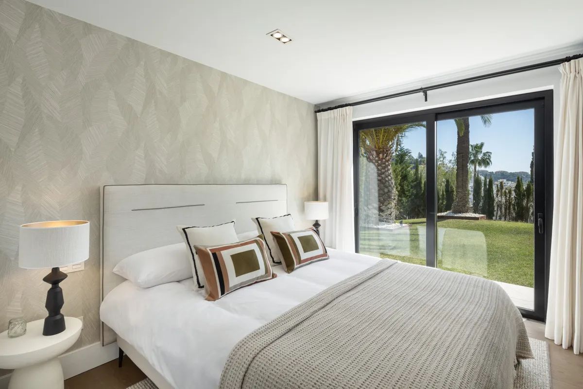 Stijlvolle luxe in Nueva Andalucía – adembenemende villa met uitzicht op La Concha en de Middellandse zee foto 8