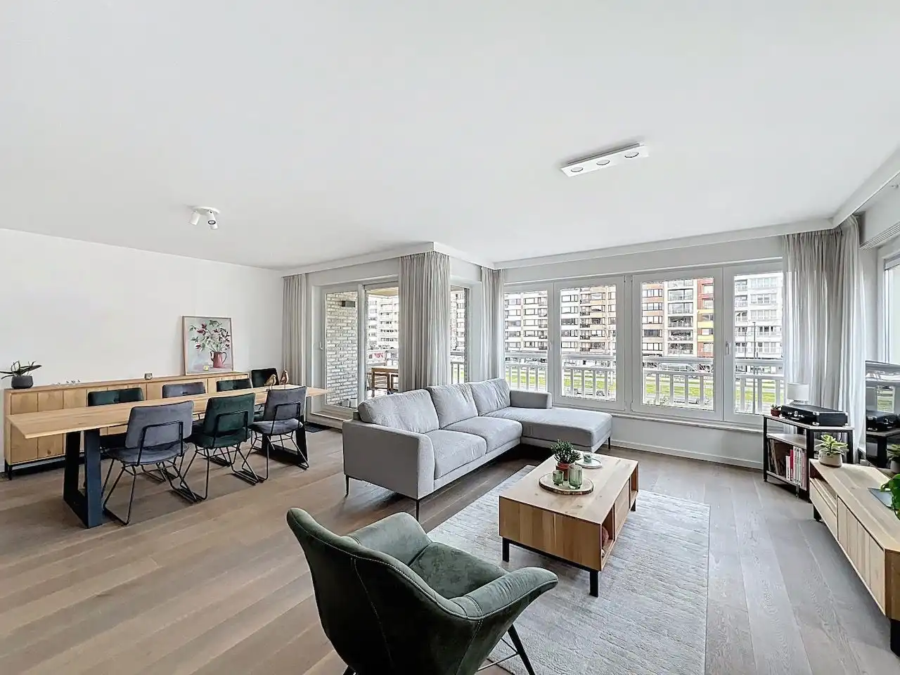 Recent hoekappartement met open zicht gelegen in de Knokkestraat. foto 7