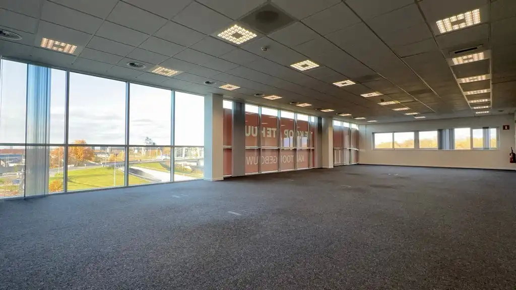 Standalone kantoorgebouw te koop langs R4 in Merelbeke-Melle foto 6