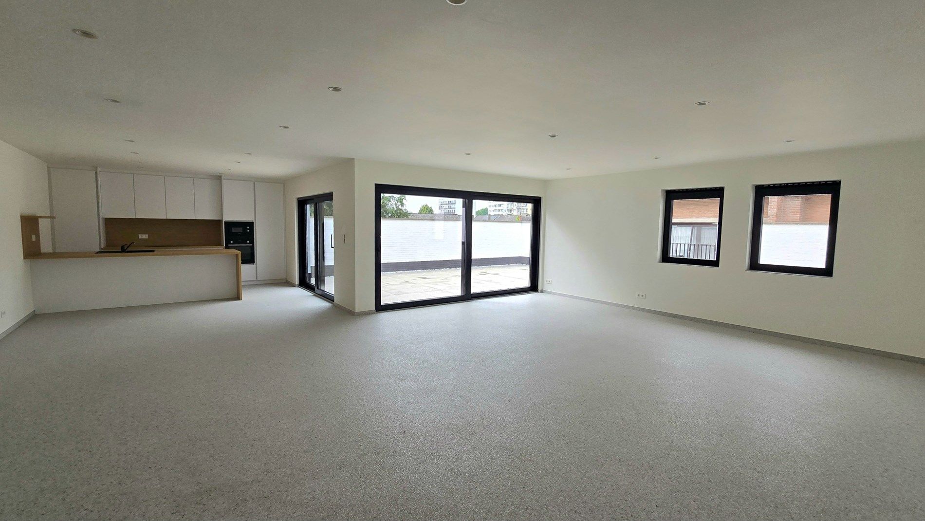 Penthouse van 178m² met 2 slaapkamers en ruim terras vlakbij Genk centrum foto 7
