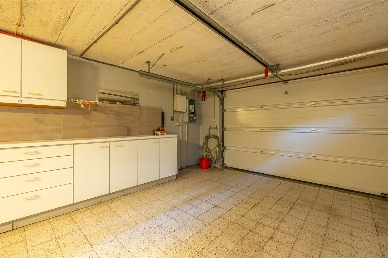 Vrijstaande gelijkvloerse woning, EPC D, 3 slpks op 9a42 met ruime kelder en inpandige garage foto 15