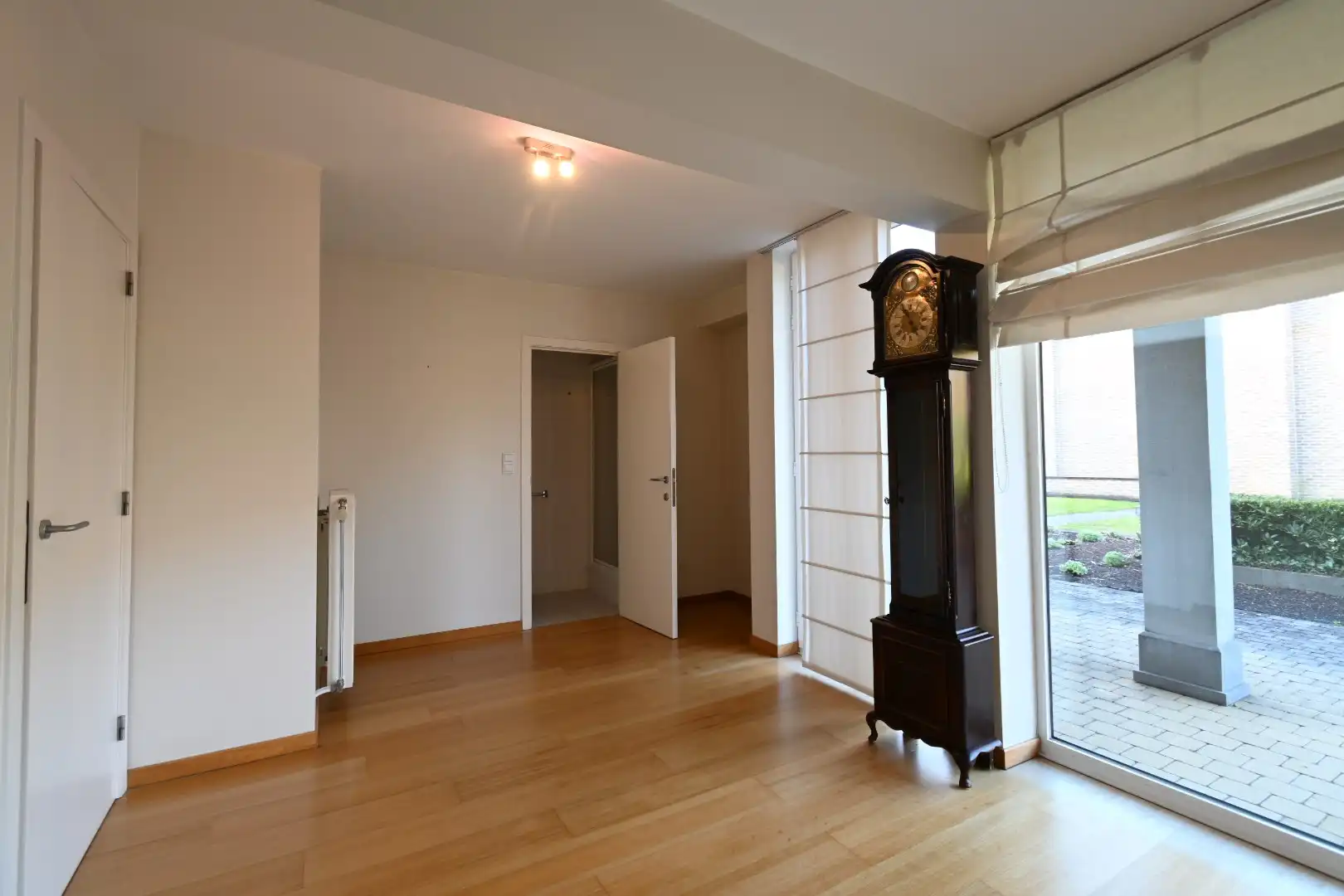 Degelijk 2-slaapkamer gelijkvloersappartement met autostandplaats + in hartje Bilzen foto 26