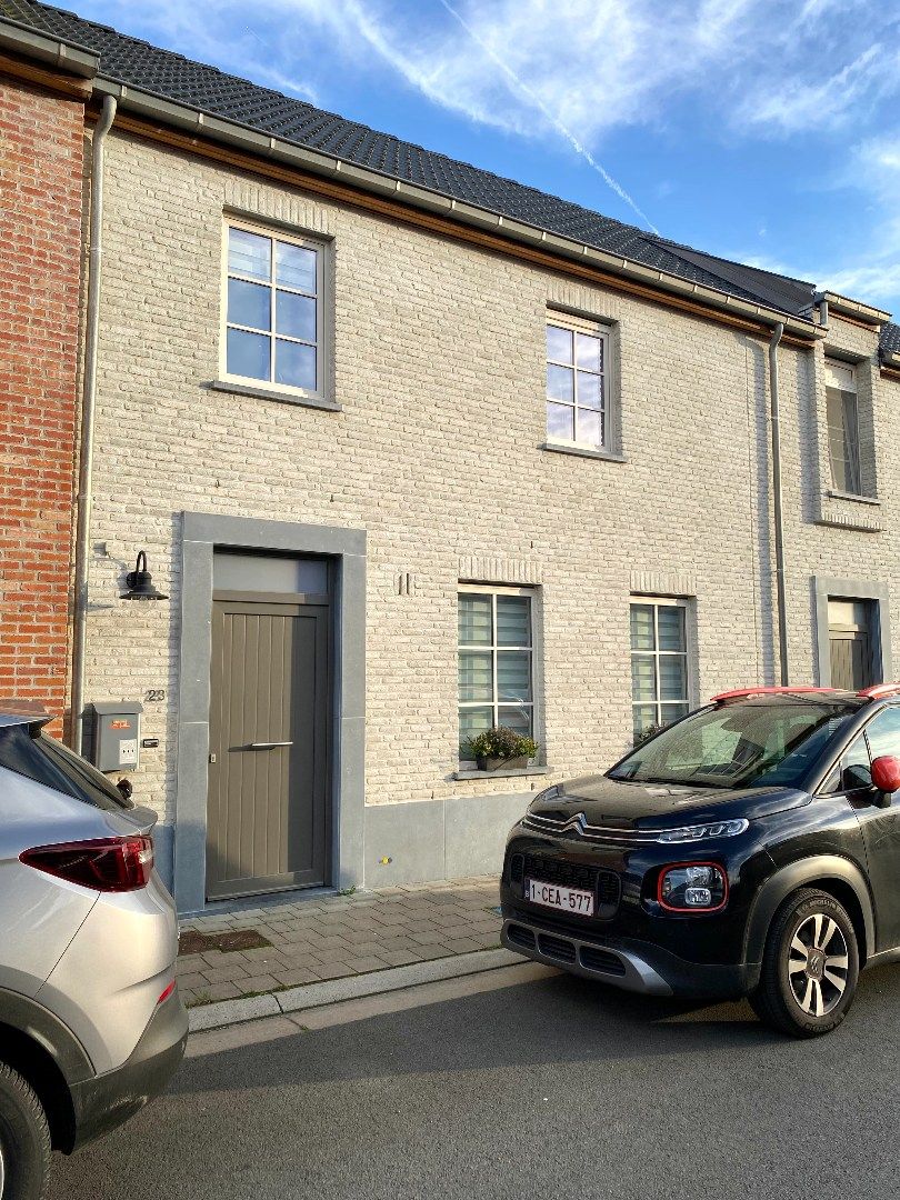 Hedendaagse woning met uitweg en 3 slks te huur in Kuurne. foto 3