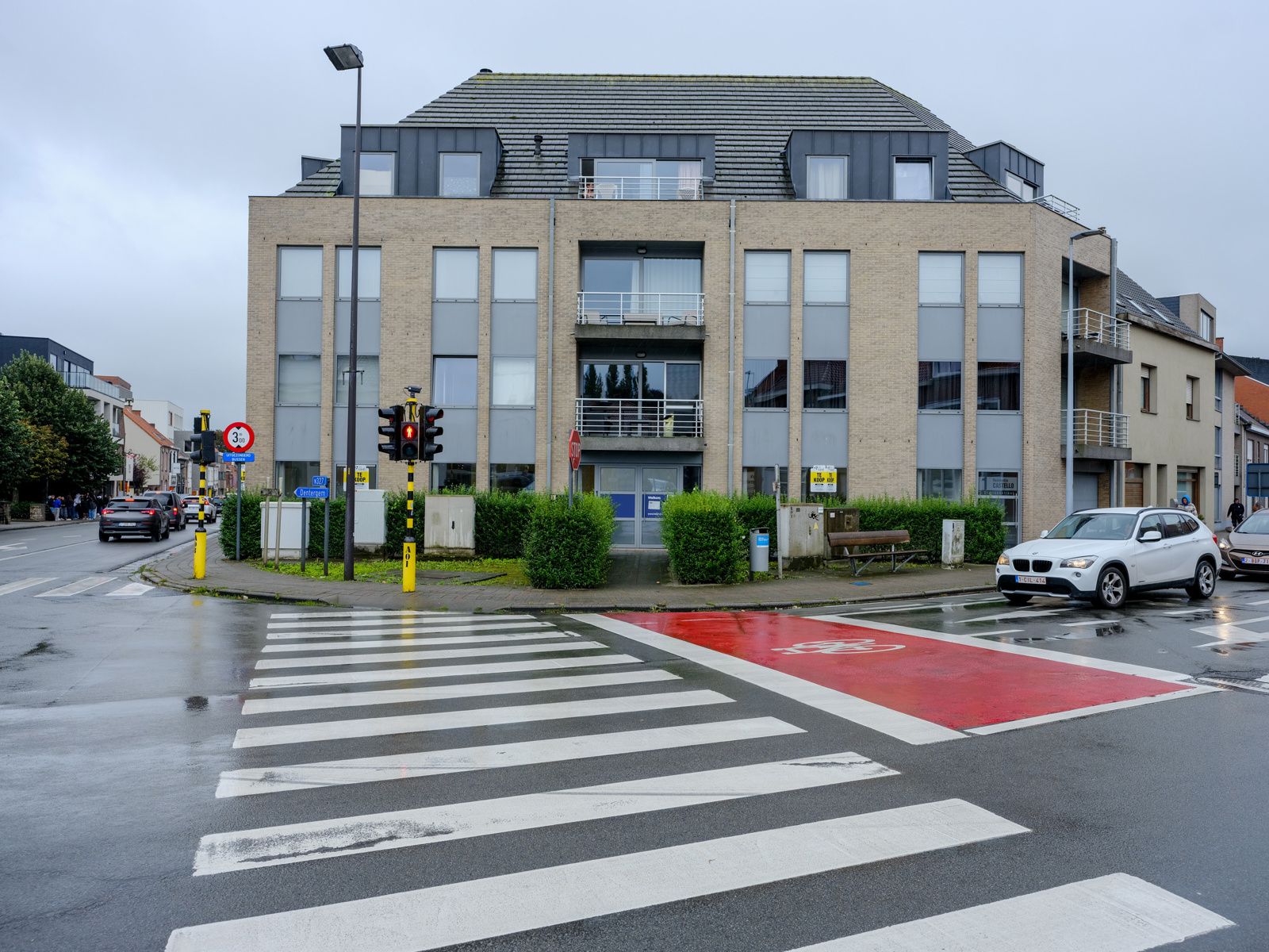 Kantoorruimte te koop op een uitstekende locatie in het centrum van Tielt foto 1