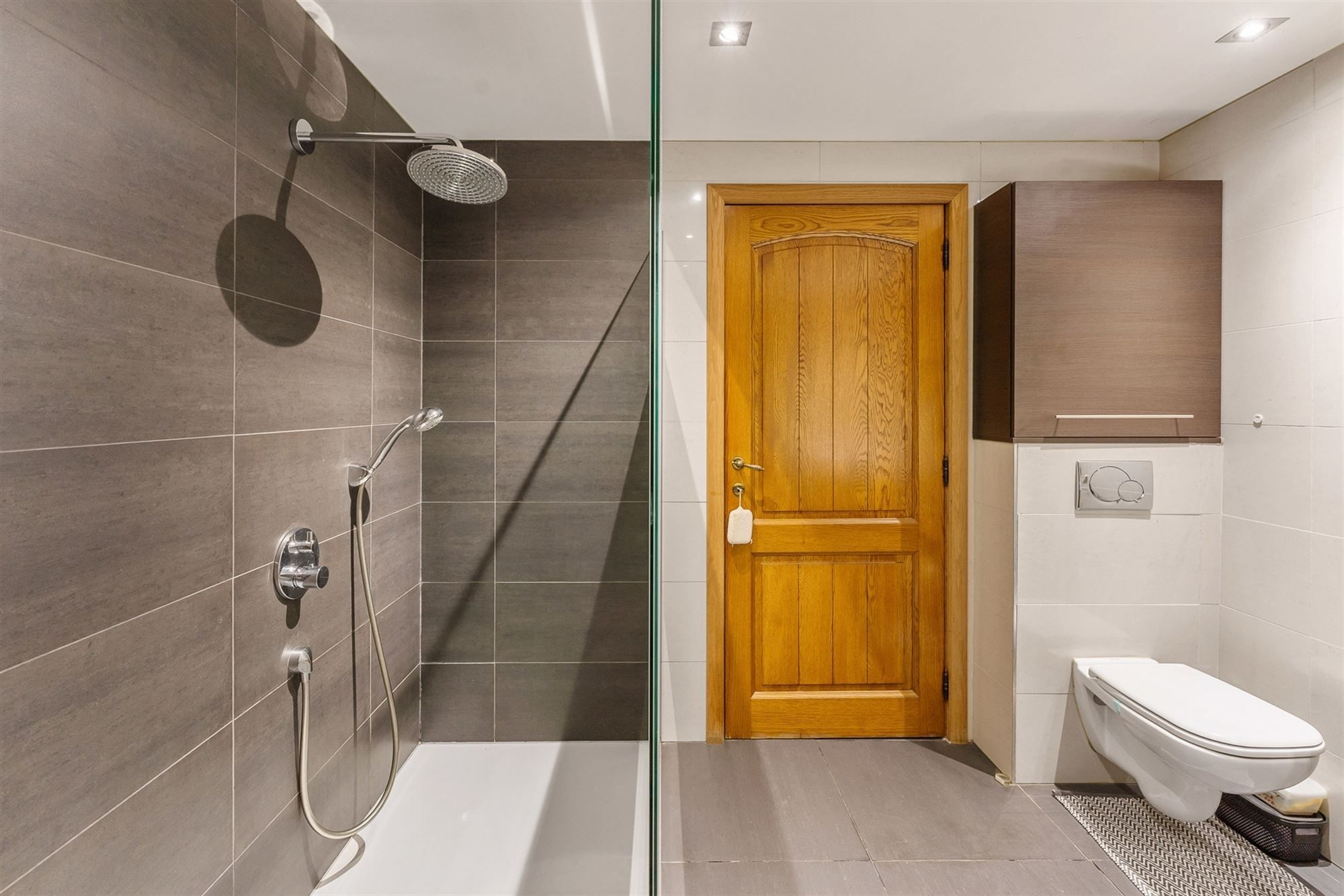 PERFECT ONDERHOUDEN WONING MET 4 SLAAPKAMERS OP CENTRALE LIGGING IN STAL (BERINGEN) foto 16