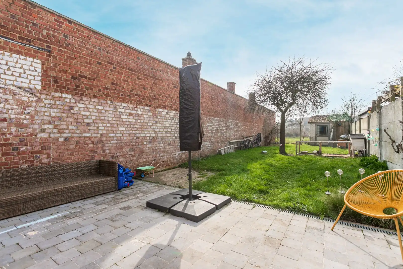 Instapklare woning met 4 slaapkamers en tuin te Huizingen foto 15