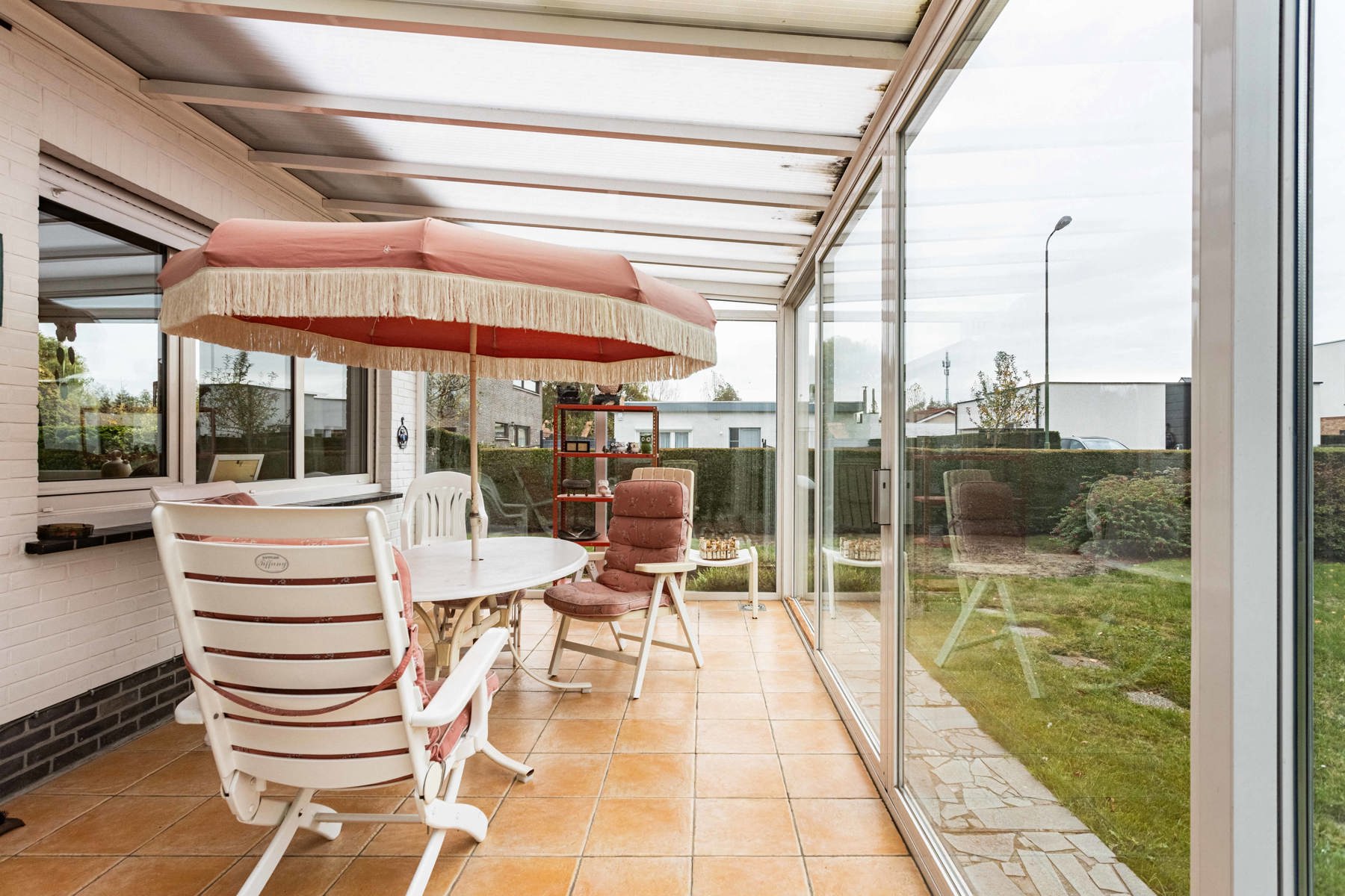 Leuke te renoveren retro villa foto 10