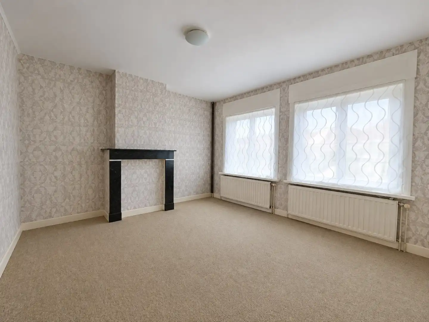 Ruime woning met tuin foto 9